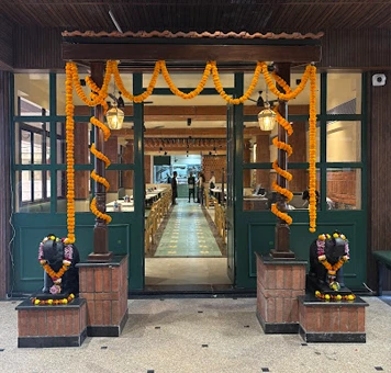 Outlets | Sadar, Nagpur